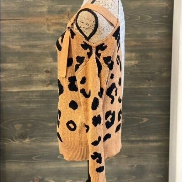 New Boho Leopard Print Sweater Women's Size Small Cream Cold Shoulder Top - Picture 5 of 10